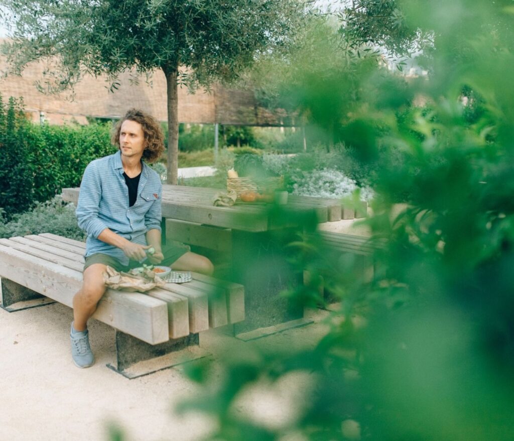 Cultivez la sérénité au cœur de votre jardin 1 Pique-nique dans son jardin : le guide complet